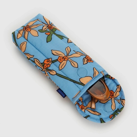 BAGGU Puffy Glasses Sleeve - Picture 2 of 5